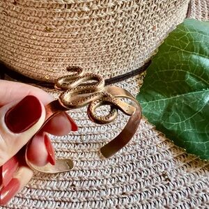 Snake style bracelet